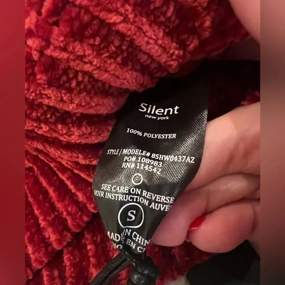 NWT Silent NYC Red Sweater - Picture 3 of 3